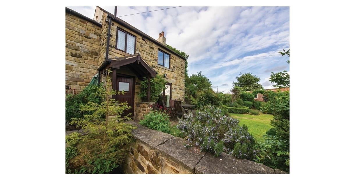 Hills Farm Cottage Self Catering In Dronfield Dronfield Visit